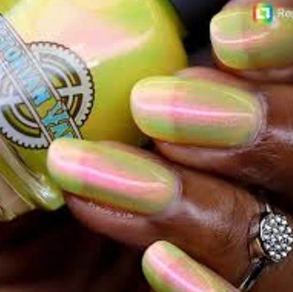 Victorian Varnish Primrose and Honeysuckle - Picture 3 of 4